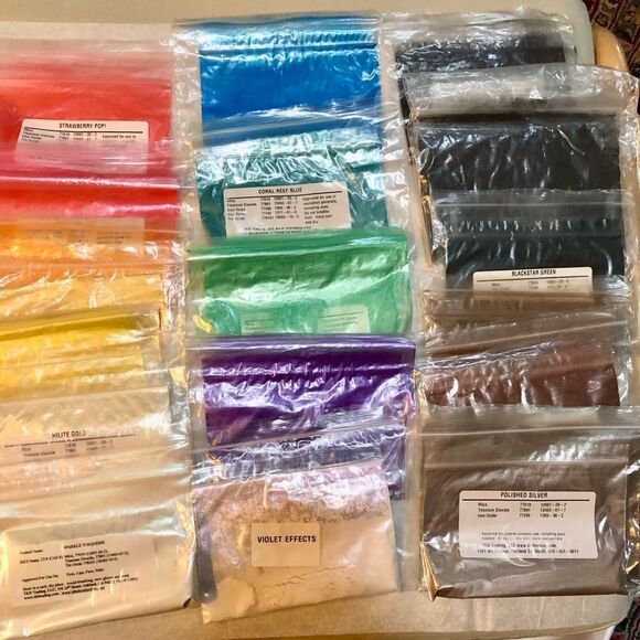 Pigments powder to make eyeshadows or highlighters - Picture 1 of 1